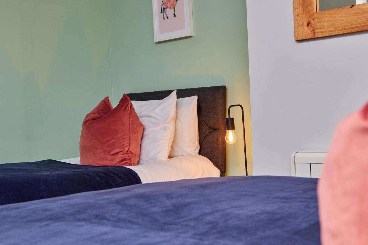 Fantastic Central Stratford Two Bedroom Apartment By Purestay Short Lets & Serviced Accommodation With Parking Ngoại thất bức ảnh